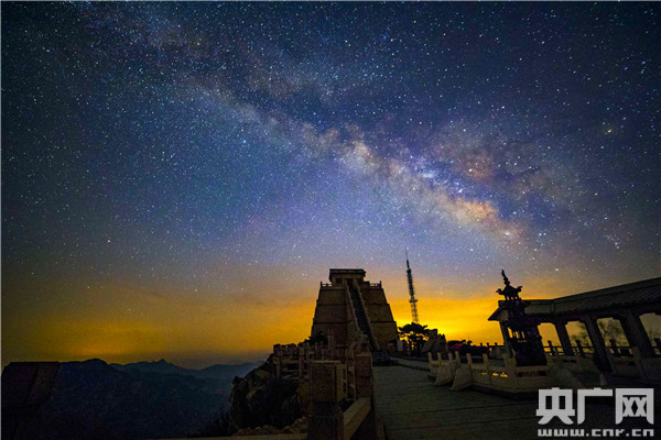 到临沂蒙山龟蒙顶之巅 仰望群星璀璨的夜空