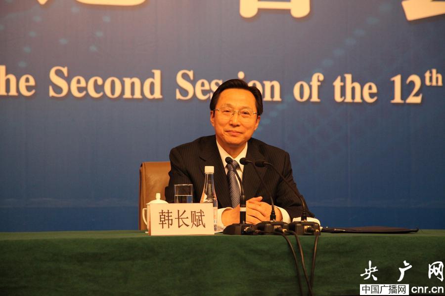 农业部部长韩长赋:吃鸡是安全的 不要"谈禽变色"