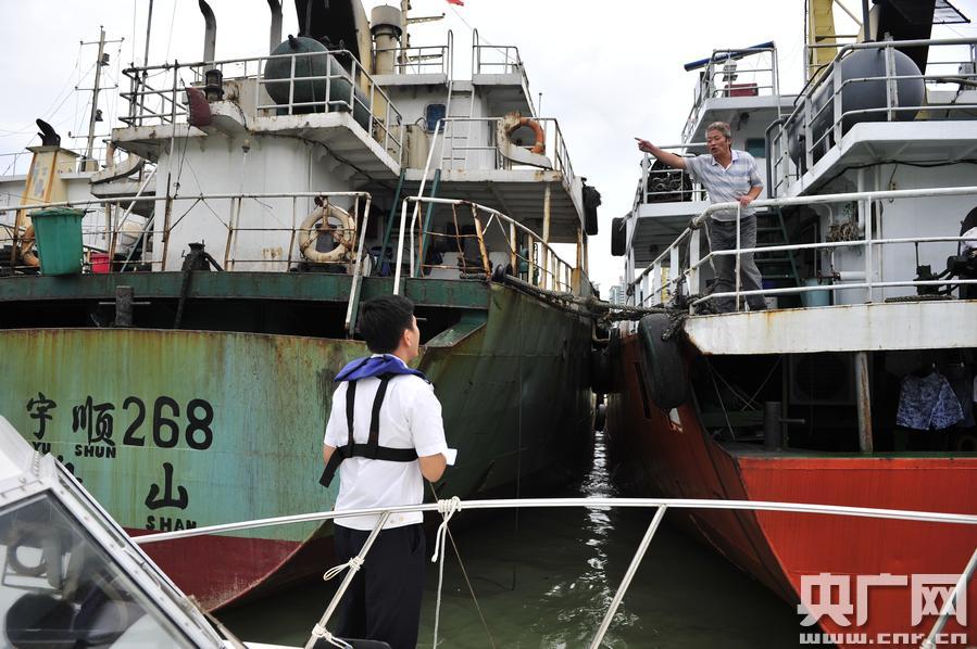 海南三亚海事局加强值守 确保海上船舶防抗台