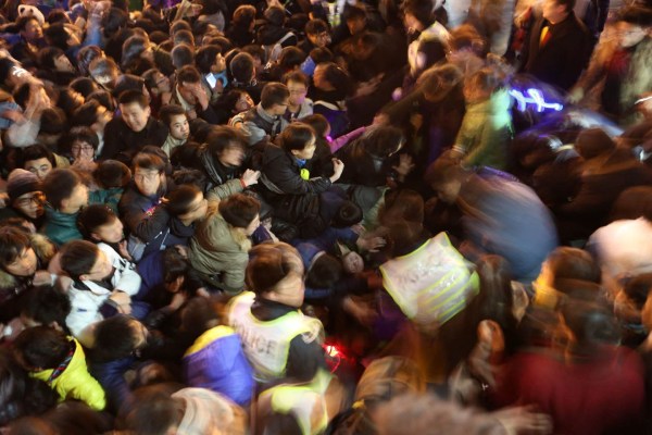 上海明日将发布外滩拥挤踩踏事件调查报告