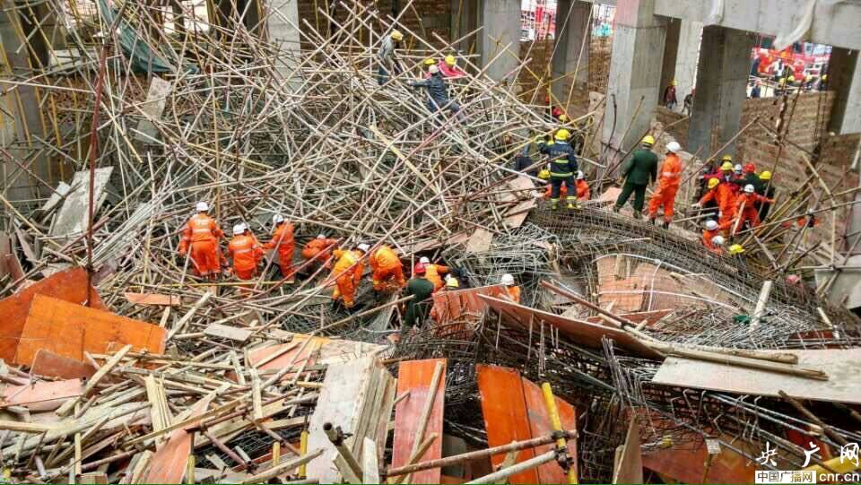 云南文山新卫校在建工程脚手架坍塌 已造成2死