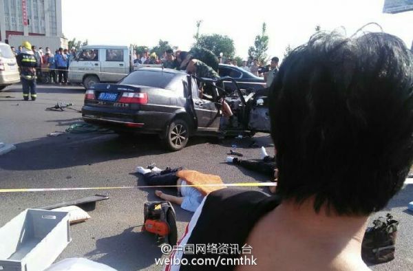 河北邯郸大巴车与小轿车相撞 已致3人当场死亡