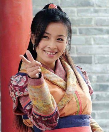 《盲侠金鱼飞天猪》金鱼和真琴公主。
