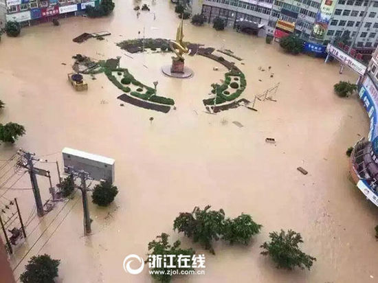 温州平阳遭遇八十年一遇洪灾 已造成9人死亡3人失踪