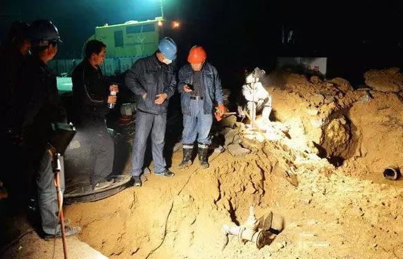 习近平：把人民群众生命安全身体健康放第一位