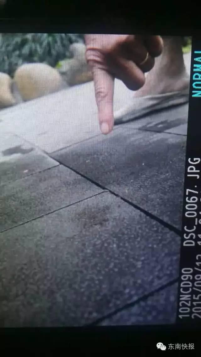 女子公厕内遭割喉 行凶大学生淡定离开