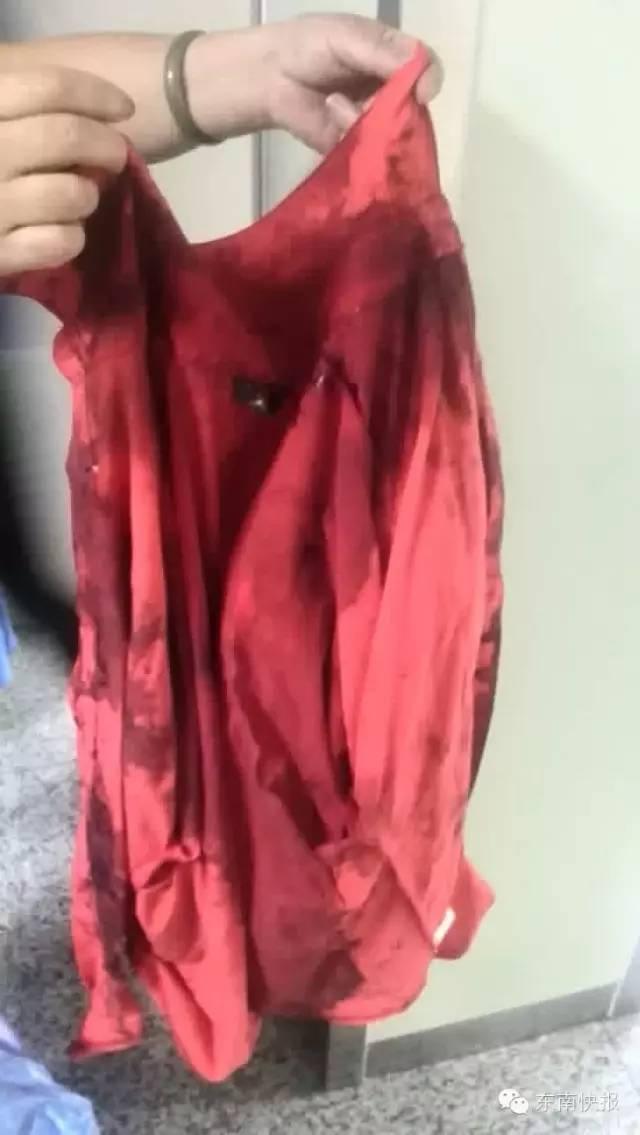 女子公厕内遭割喉 行凶大学生淡定离开