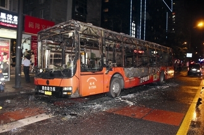杭州公交车起火事故中2名网络造谣者被行政拘