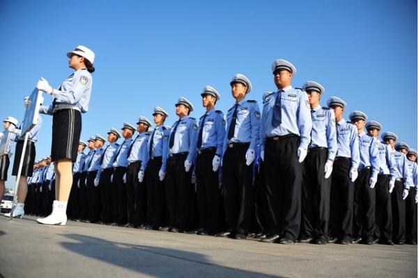 中国警察将实行分类管理 建立警务技术职务序列