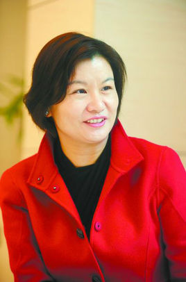 《2015胡润女富豪榜》发布 周群飞500亿元领跑