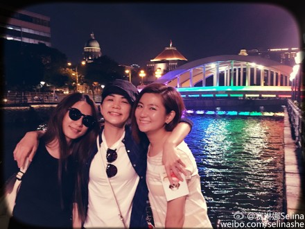 selina晒与ella,hebe合影 三姐妹笑容灿烂(图)