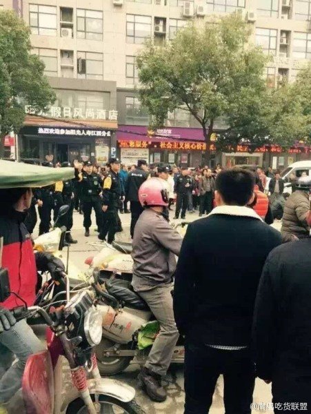 南昌:中学生骑车摔倒 被后方城管车碾压身亡