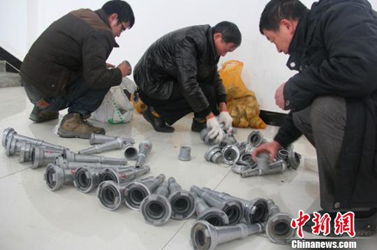 Hubei, a man for the crime 9 night shop apprentice baking stolen light 32 storey building fire fighting equipment