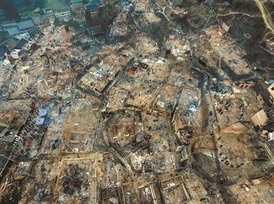 贵州剑河苗寨60栋民宅被烧毁 村民杀鸭祭屋