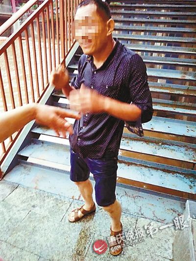 妻子救跳河丈夫身亡_男子求婚跳河_光泽男子跳河