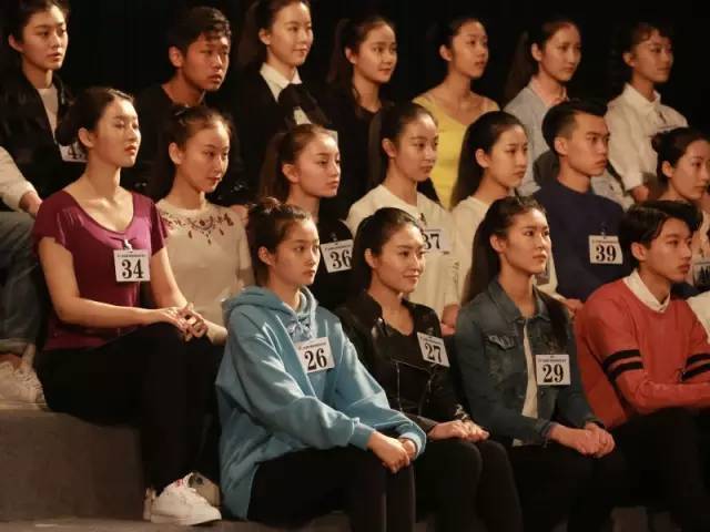 关晓彤北电艺考三试照曝光 素颜跳舞还是很抢眼