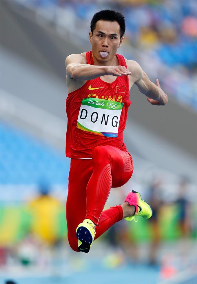男子三级跳远:中国三名选手携手进决赛