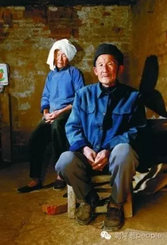 正阳县汝南埠镇杨陶庄，杨新海父母在自家两间小房的住所