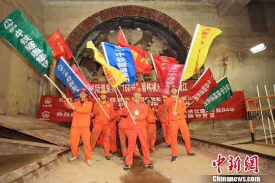 南昌地铁2号线过江隧道贯通刷新赣江江底长度记录