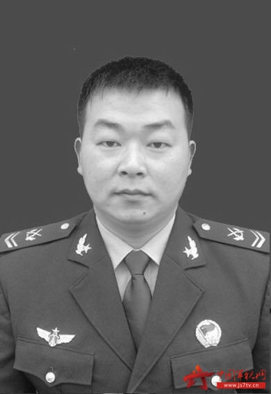 三次勇入火场,空降兵战士休假期间救人牺牲 英雄走好