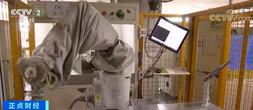疫情加速企业自动化需求 工业机器人需求逐步复苏