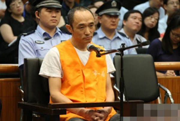 北京大兴摔婴案开庭审理 被告翻供后求死
