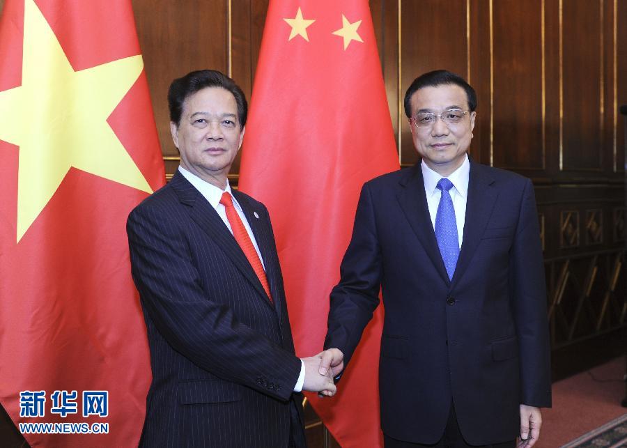 （XHDW）李克强会见越南总理阮晋勇