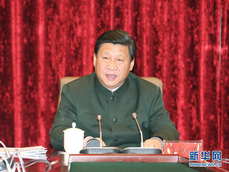2013年11月28日，习近平视察济南军区部队。李刚摄