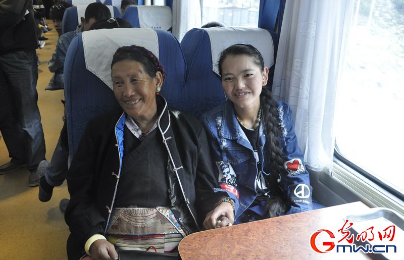 拉日铁路开通一周年：高原天路便捷交通带动旅游