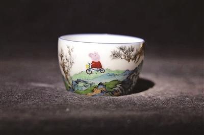 “佩奇游春”新奇珐琅白瓷杯走红已有同款瓷杯售卖
